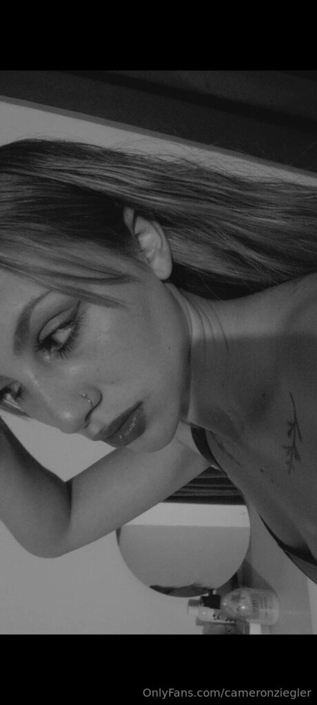 Cameronziegler modèle pornographique photo