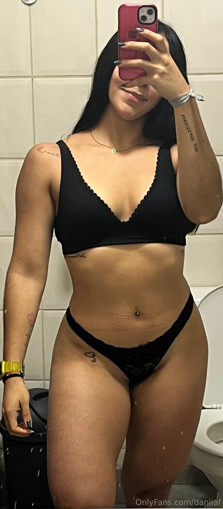 Daniiaf étoile sexy des photos