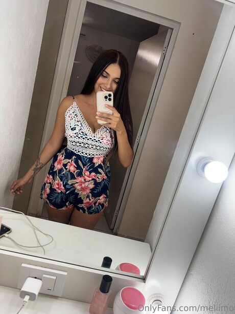 Meliimo modèle xxx des photos