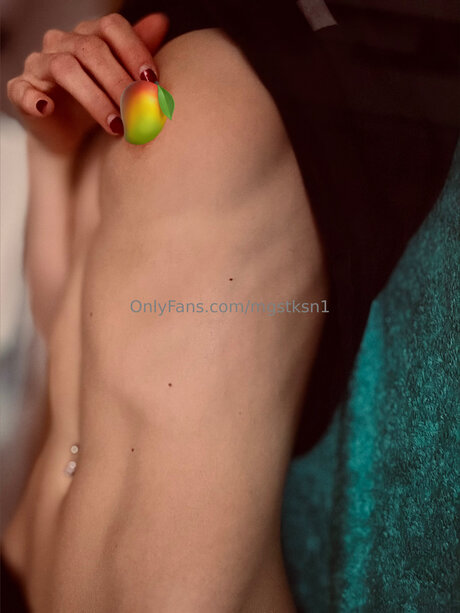 Mgstksn1 étoile chaude photos