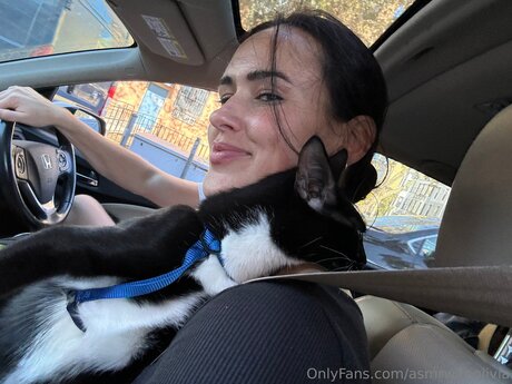 Asmrwitholivia modèle artistique galeries