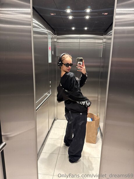 Violet Dreams69 actrice porno photo