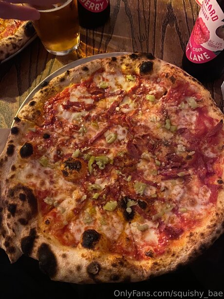 Squishy Bae top star galerie