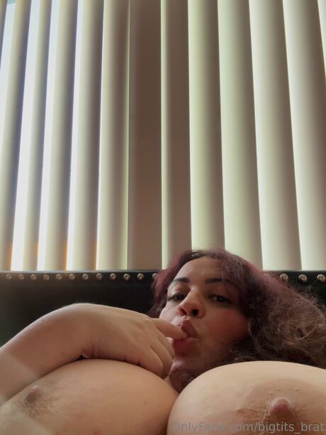 Bigtits Brat modèle artistique photos