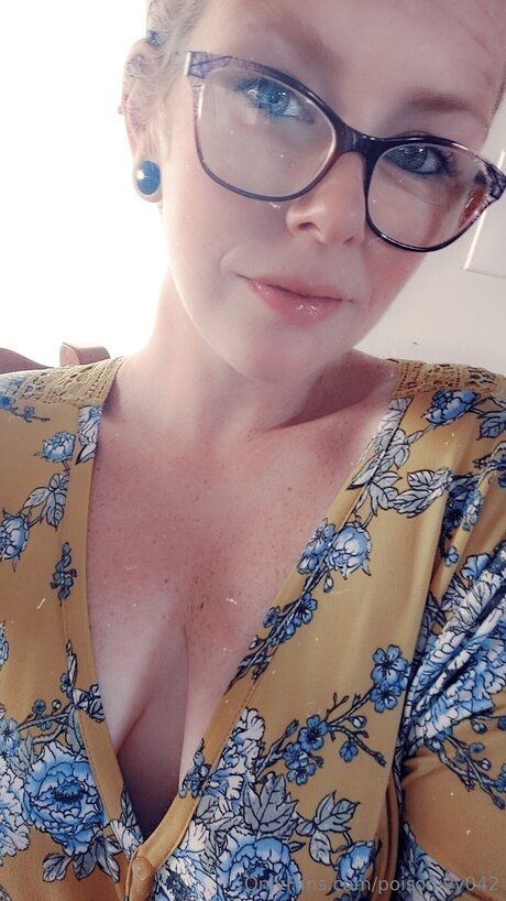 chatte asiatique poilue onlyfans art haute définition photo