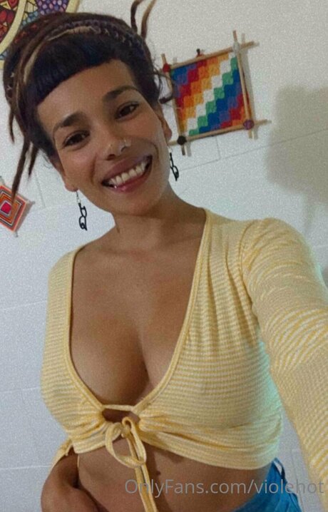 Violehot modèle porno img