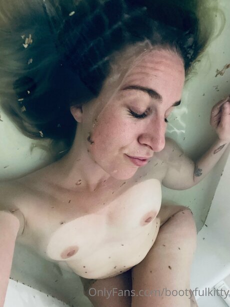 Bootyfulkitty nus star du porno photos