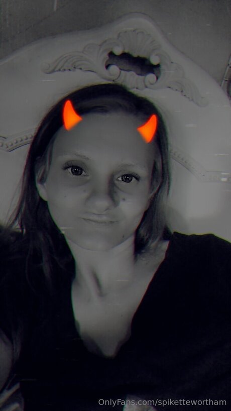 Spikette modèle porno photo