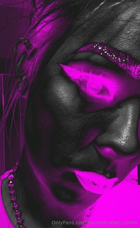 Hannah Rebel Corvin modèle gratuit image