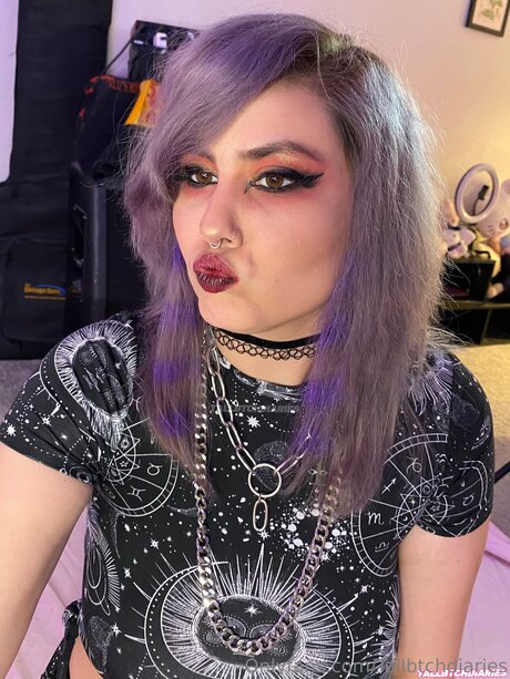femboy à grosse bite onlyfans chaud image