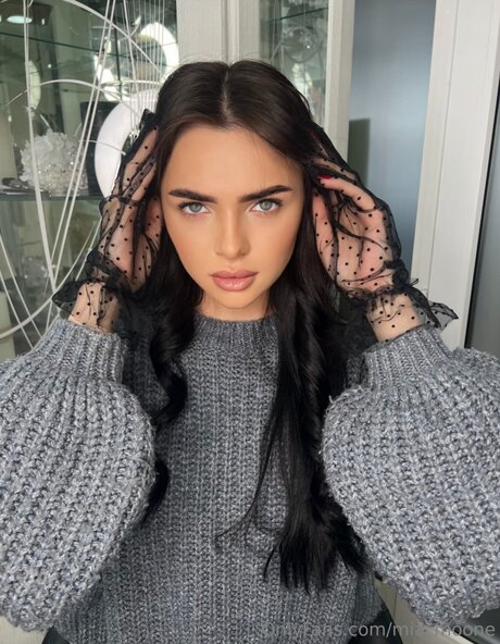 Mia Moone belle étoile image