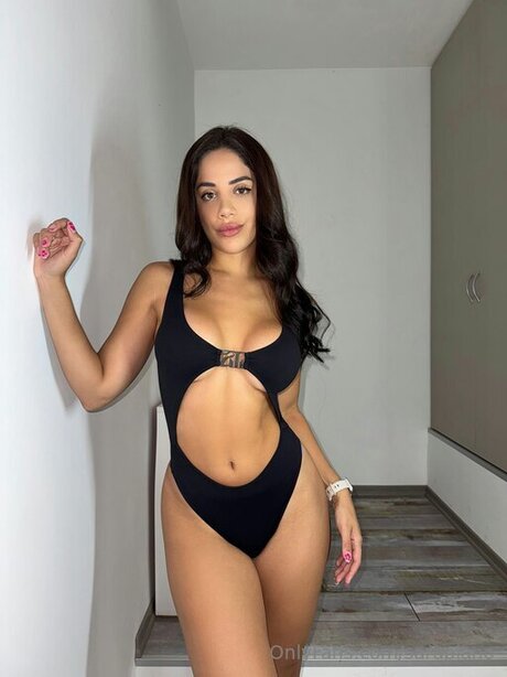 Sarapiano star du porno en haute qualité image