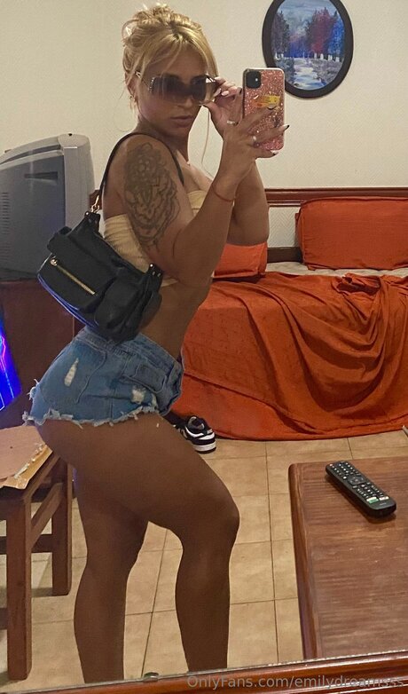 Emilydreamsss actrice érotique archive