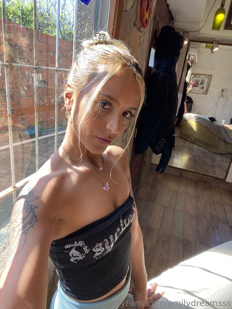 Emilydreamsss étoile gratuite photos