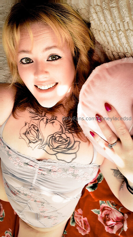 Honeylacedsd modèle sexy image