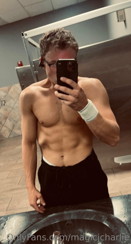 Magicjcharlie star du porno gratuit galeries