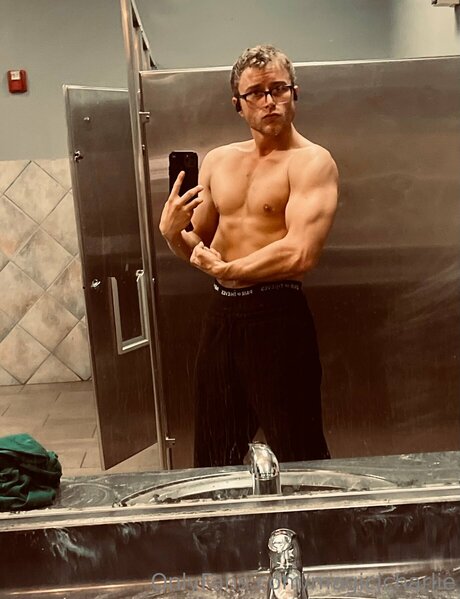 Magicjcharlie actrice érotique photo