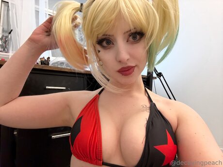Decayingpeach actrice de nus collection