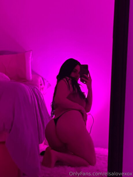 Elsalovexox modèle de haute qualité archive