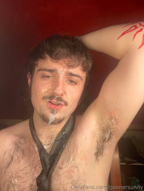 Goonersunny modèle parfait photos