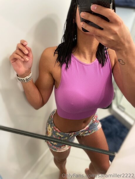 Saramiller2222 jolie star du porno photo