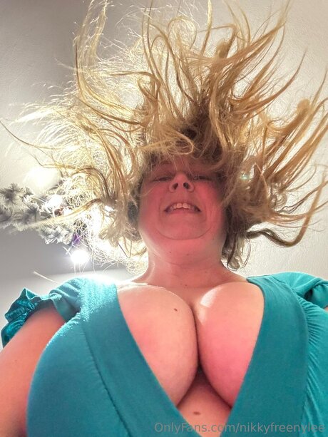 Nikkyfreenylee actrice de sexe images