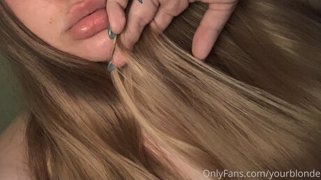 Yourblonde star érotique des photos