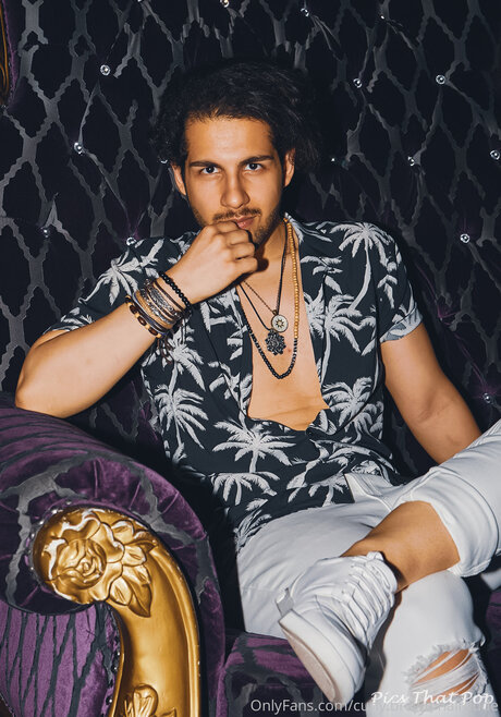 Curly Brown Hairdude art étoile photos