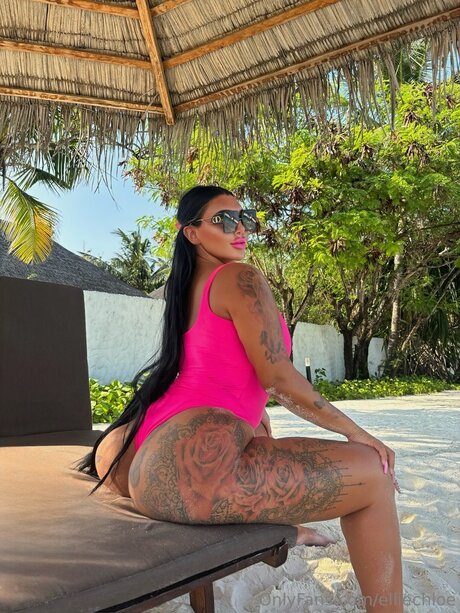 Elliechloe star exclusive photo