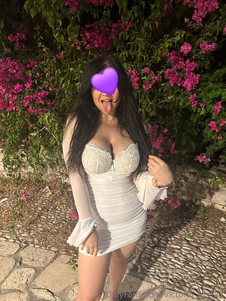 Victoria Lux 22 art étoile galeries