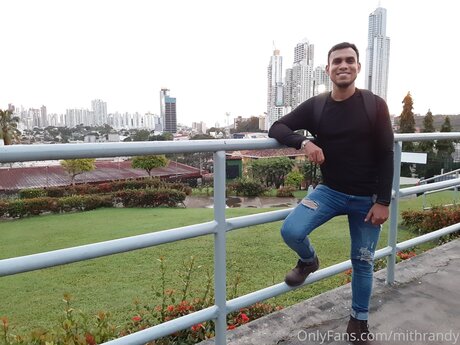 Mithrandy actrice sexy image