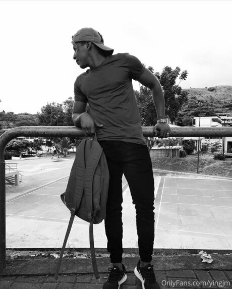 Yingjm modèle gratuit des photos