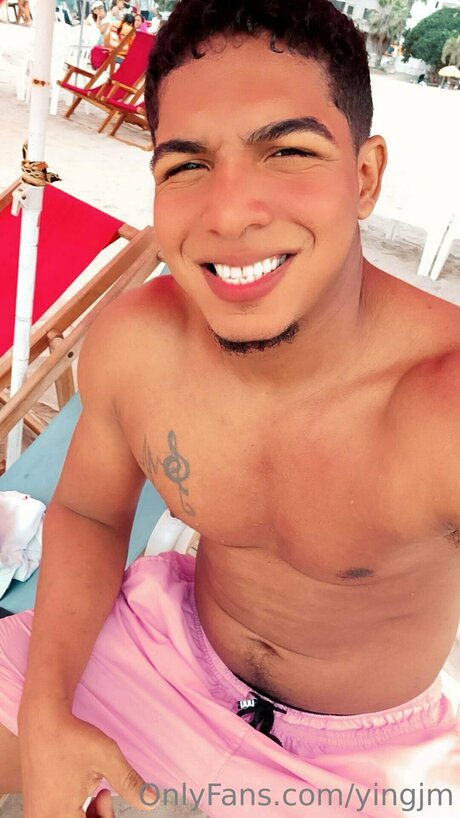 papa asiatique onlyfans haut nu photos