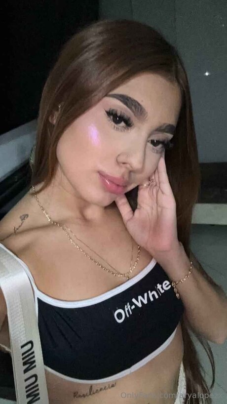 Aryalopezx star pornographique images