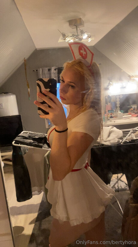 Bertyhora star du porno exclusive image