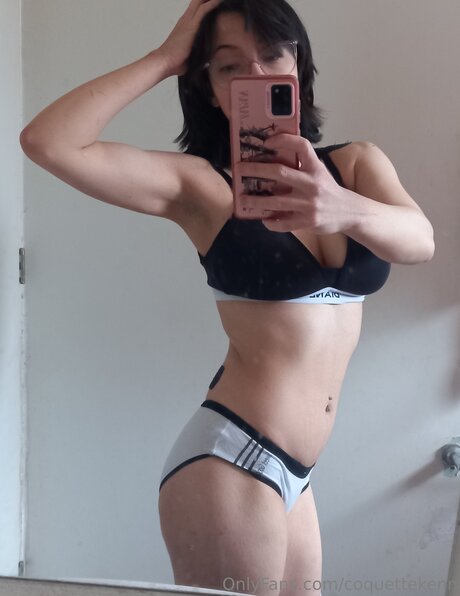 Coquettekenn actrice parfaite image