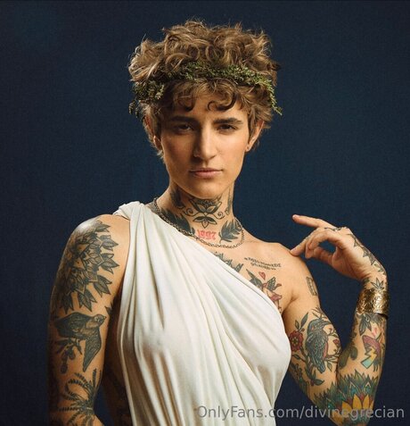 Divinegrecian joli modèle img