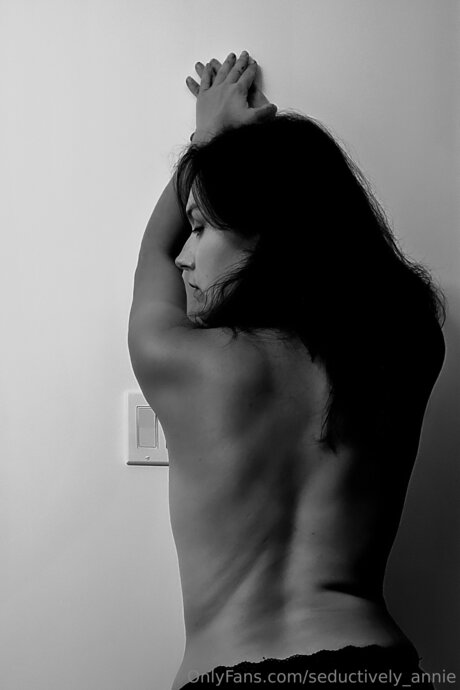 Seductively Annie star du porno belle image