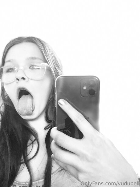 Vudubell actrice adulte photo