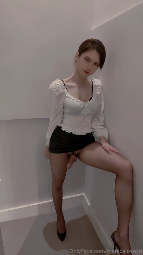 Monicalovecd haut modèle galerie