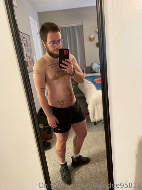 Dylandixon modèle de haute qualité archive