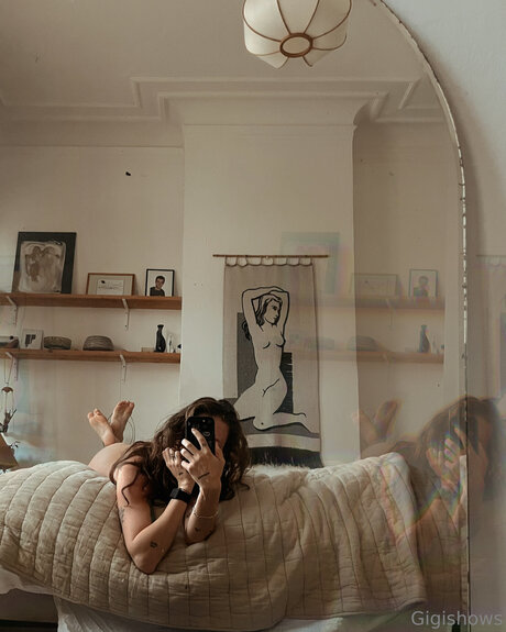 Gigi Shows sexe star des photos