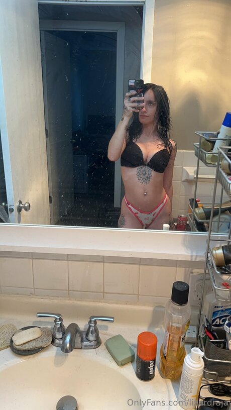 Lizardraja xxx étoile photos