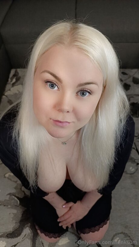 Henksum actrice adulte photo