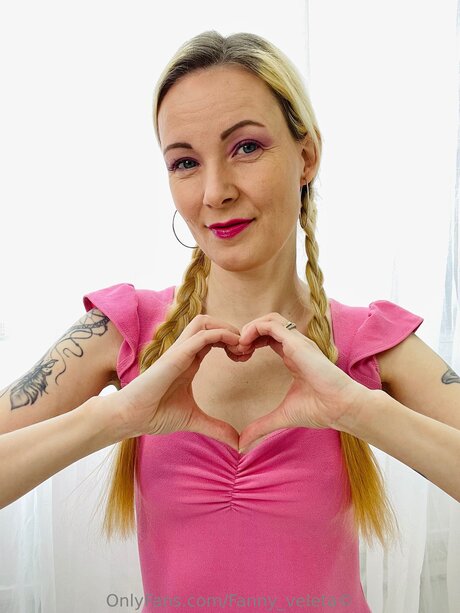 Fanny Veleta star du porno chaude images