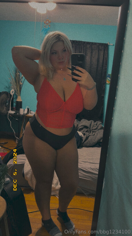 Bbg1234100 modèle adulte photo