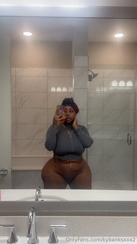 Kybanksxxx2 actrice libre image