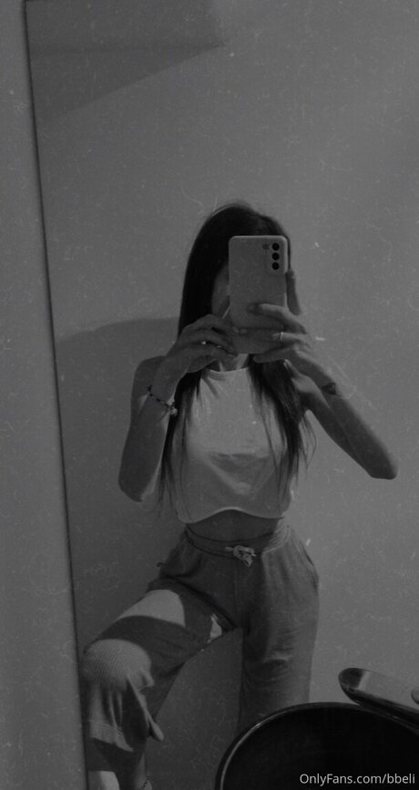 Cccbeliw modèle xxx images