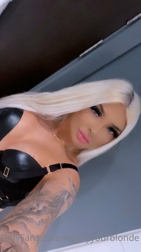 Legallyyourblonde modèle nu images