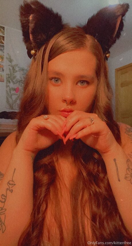 Luvrlys actrice artistique photos